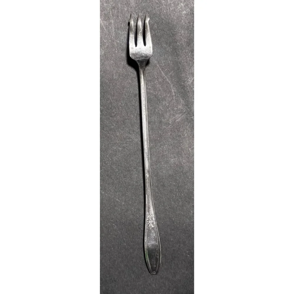 Wm Rogers Lady Doris Silver Plate Pickle Olive Fork Ornate Floral Vintage1930s